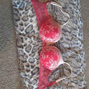 Victoria Secret Bombshell Bra (plunge)